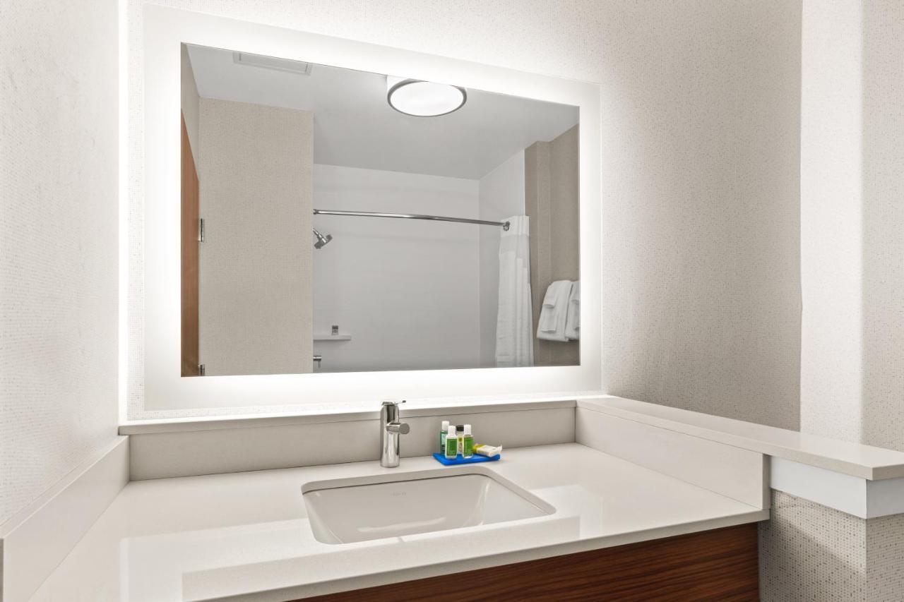 Holiday Inn Express & Suites - Suisun City By Ihg Zewnętrze zdjęcie